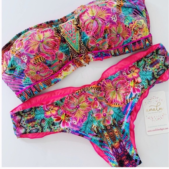 NWT Pink Fuchsia Floral Columbian Bikini Set